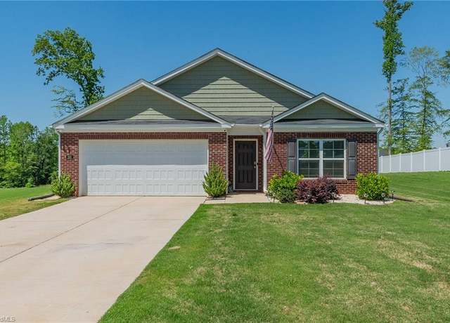 Property at 288 Bunting Dr, Lexington, NC 27295, 4 beds, 2 baths