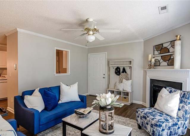 Property at 7133 Friendly Ave Unit A, Greensboro, NC 27410, 3 beds, 2 baths