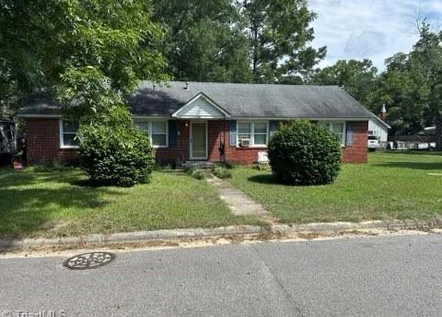 Property at 318 Elm St, Maxton, NC 28364, 4 beds, 2 baths
