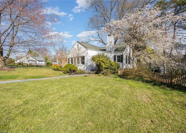 Property at 1002 W Westwood Ave, High Point, NC 27262, 4 beds, 2 baths