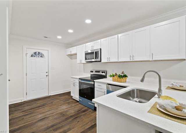 Property at 515 West End Blvd, Madison, NC 27025, 3 beds, 2 baths