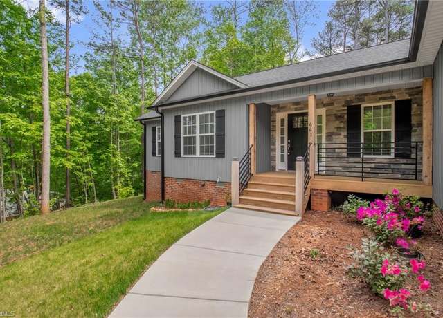 Property at 441 Cody Dr, Thomasville, NC 27360, 3 beds, 2 baths