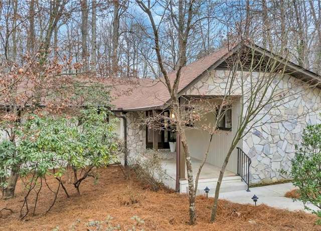 Property at 1704 Bearhollow Rd, Greensboro, NC 27410, 4 beds, 3 baths