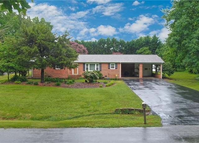 Property at 4211 Village Dr, Trinity, NC 27370, 3 beds, 2 baths