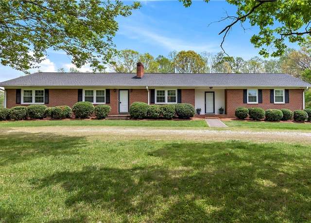 Property at 2571 Harper Rd, Clemmons, NC 27012, 3 beds, 2 baths