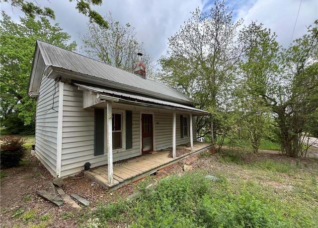 Property at 452 Daniel St, Denton, NC 27239, 2 beds, 1 bath