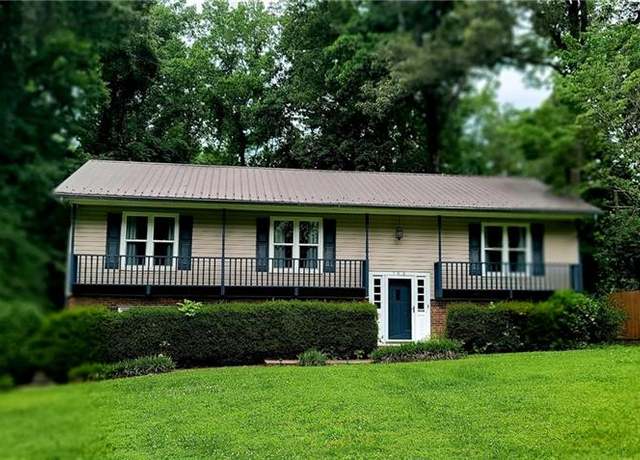 Property at 166 Creekwood Dr, Advance, NC 27006, 3 beds, 2.5 baths