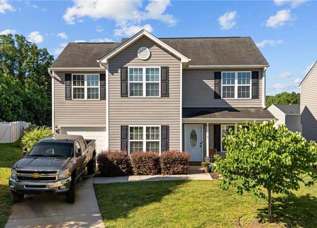 Property at 10 Grace Chapel Ct, Greensboro, NC 27405, 4 beds, 2.5 baths
