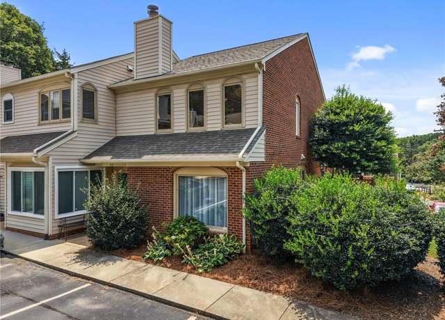 Property at 200 Tanners Mill Ct, Winston-salem, NC 27101, 2 beds, 2.5 baths