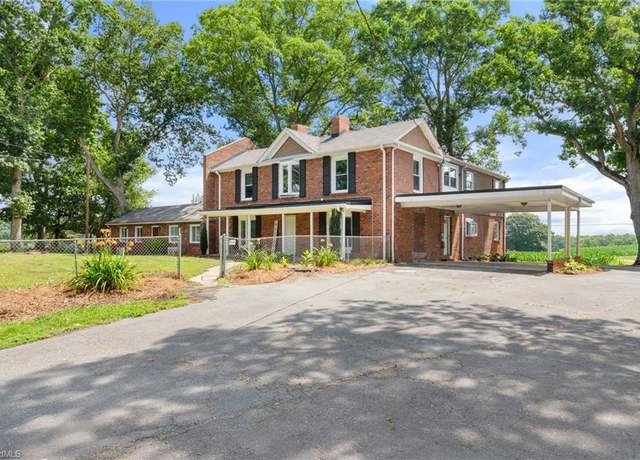Property at 5726 Nc Highway 66 S, King, NC 27021, 4 beds, 4 baths