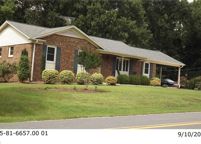 Property at 1656 Brookford Rd, Kernersville, NC 27284, 3 beds, 2 baths