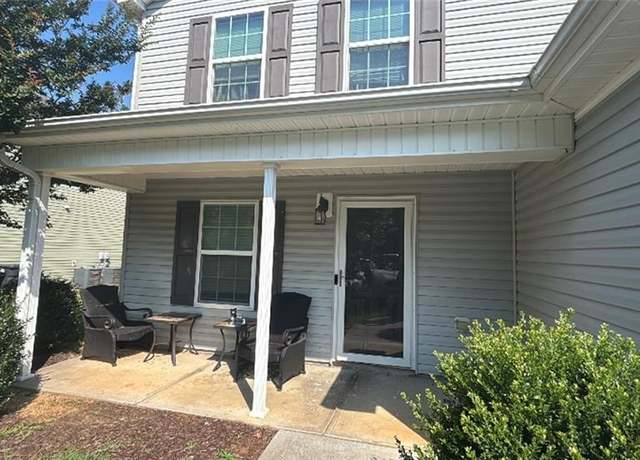 Property at 3661 Briarmeade Rd, Greensboro, NC 27405, 4 beds, 2.5 baths