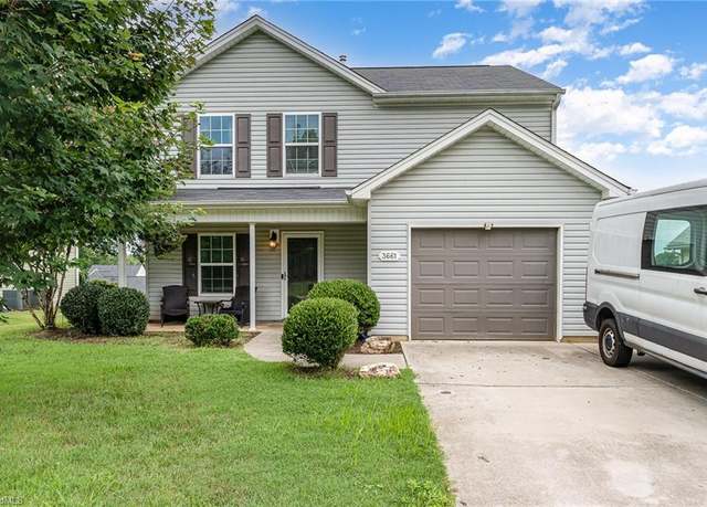 Property at 3661 Briarmeade Rd, Greensboro, NC 27405, 4 beds, 2.5 baths