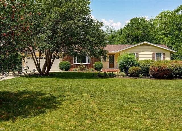 Property at 4370 Bridle Path, Winston-salem, NC 27103, 3 beds, 2.5 baths
