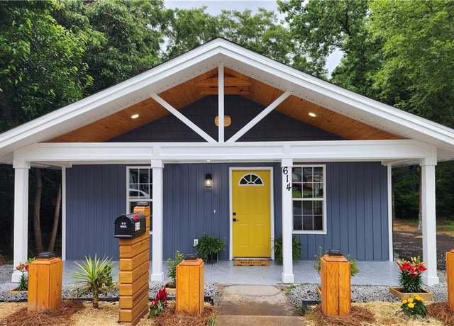 Property at 614 Huger St, Thomasville, NC 27360, 3 beds, 2 baths