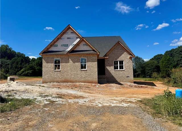 Property at 8305 Pyramid Dr, Summerfield, NC 27358, 4 beds, 3 baths