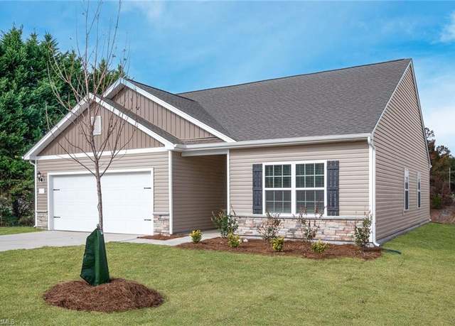 Property at 104 Tail Star Ct, King, NC 27021, 3 beds, 2 baths