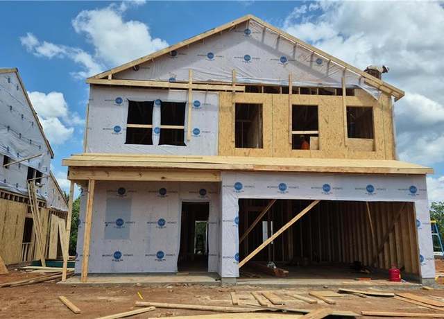 Property at 5073 Fallmeade Rd, Kernersville, NC 27284, 4 beds, 2.5 baths