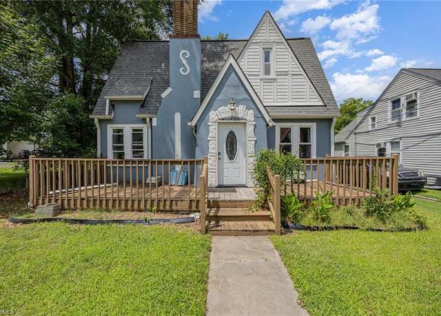 Property at 4 Elliott Dr, Thomasville, NC 27360, 4 beds, 2 baths