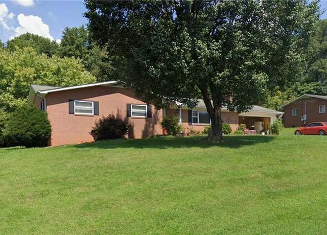 Property at 1014 Hill Ave, Wilkesboro, NC 28697, 4 beds, 2.5 baths