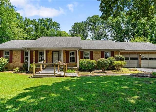 Property at 3911 Williams Dairy Rd, Greensboro, NC 27406, 3 beds, 2 baths