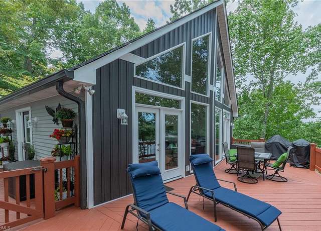 Property at 10461 Linwood Southmont Rd, Lexington, NC 27292, 3 beds, 2.5 baths