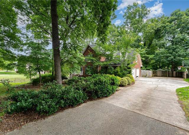 Property at 3016 Havasu Way, High Point, NC 27265, 5 beds, 3.5 baths