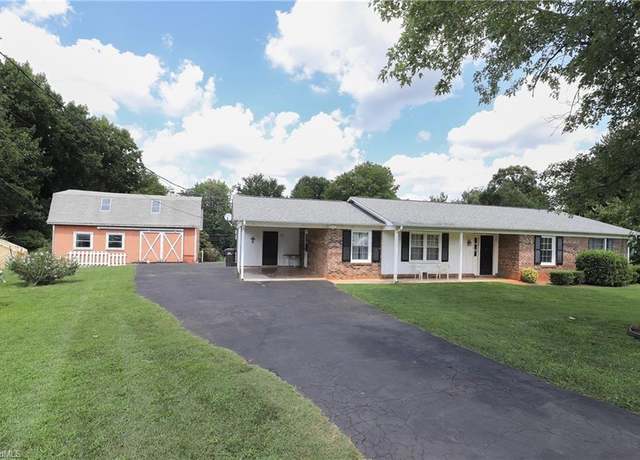 Property at 1635 Cricket Ct, Kernersville, NC 27284, 3 beds, 2 baths