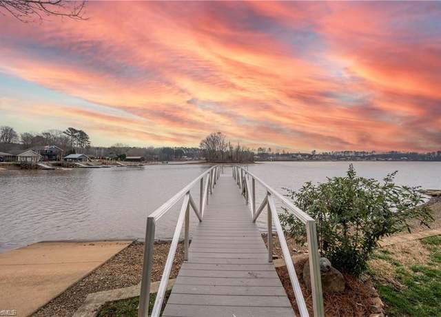 Property at 4297 Old Mountain Rd, Lexington, NC 27292, 2 beds, 1.5 baths