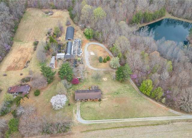 Property at 184 Daisy Ln, Mocksville, NC 27028, 2 beds, 3 baths