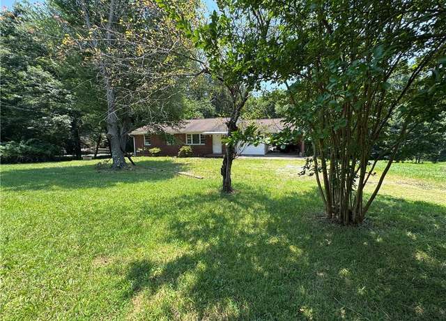 Property at 2512 Oak Ridge Rd, Oak Ridge, NC 27310, 3 beds, 1 bath