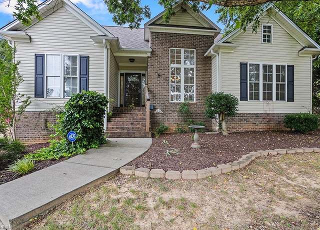 Property at 300 Ridge Dr, Lexington, NC 27295, 3 beds, 3 baths