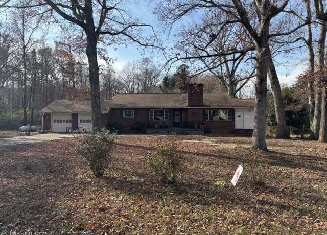 Property at 656 Naomi Ave, Kernersville, NC 27284, 3 beds, 2 baths