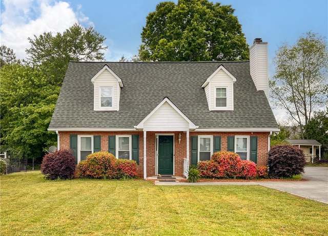 Property at 2065 Ardmore Village Ln, Winston-salem, NC 27127, 3 beds, 2 baths