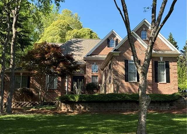 Property at 4907 Olde Forest Dr, Greensboro, NC 27406, 4 beds, 3.5 baths