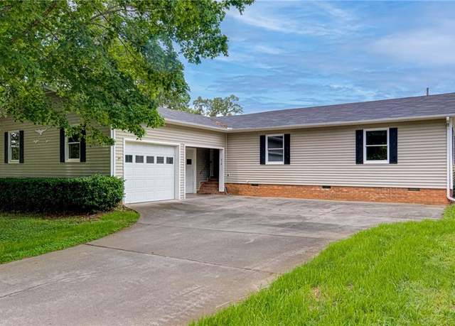 Property at 210 W Parkway Ave, High Point, NC 27284, 3 beds, 2 baths