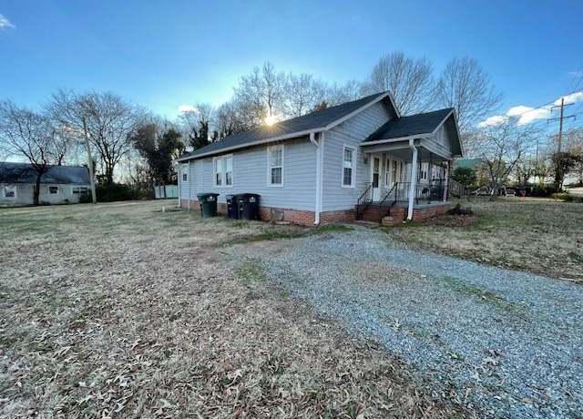 Property at 603 Oak Ave, Lexington, NC 27292, 2 beds, 1 bath