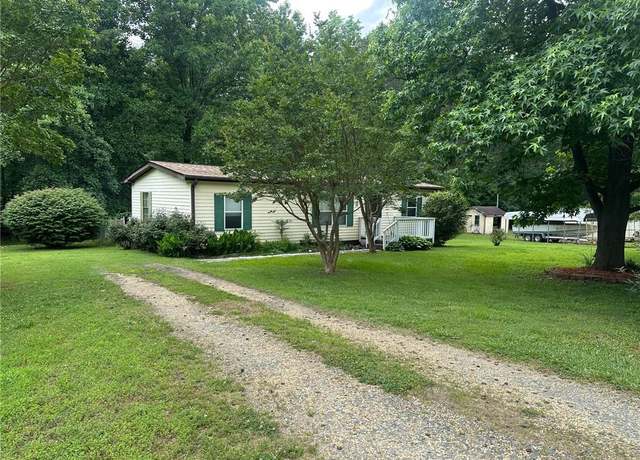 Property at 3768 Hillcroft Ln, Walkertown, NC 27051, 3 beds, 2 baths