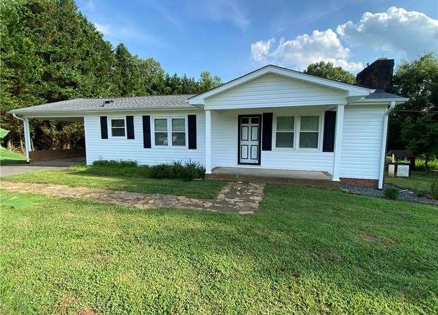 Property at 2657 Ararat Rd, Ararat, NC 27007, 2 beds, 3 baths