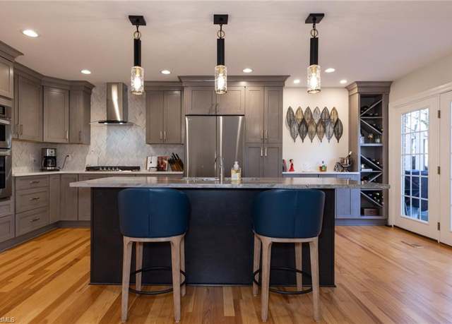 Property at 4166 Lytchfield Ct, Winston-salem, NC 27104, 2 beds, 3.5 baths