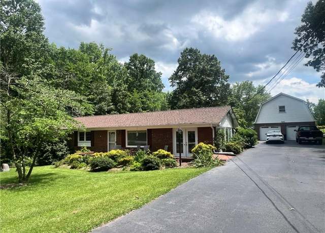 Property at 6506 Staffordshire Dr, High Point, NC 27263, 3 beds, 2 baths