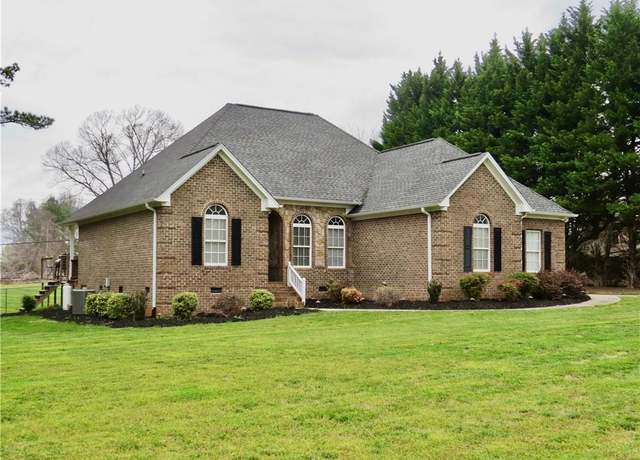 Property at 920 Sandy Cross Rd, Reidsville, NC 27320, 3 beds, 2 baths