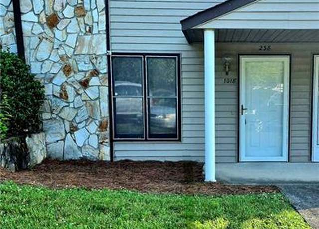 Property at 1018 Cedar Place Ct, Winston-salem, NC 27107, 2 beds, 1.5 baths