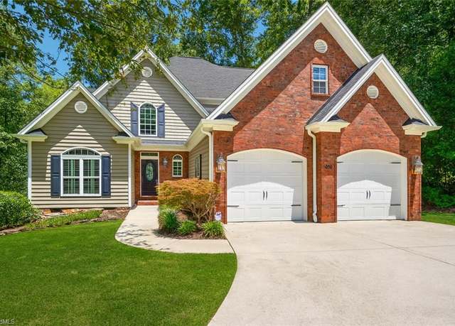 Property at 835 Petree Rd, Winston-salem, NC 27106, 3 beds, 2.5 baths