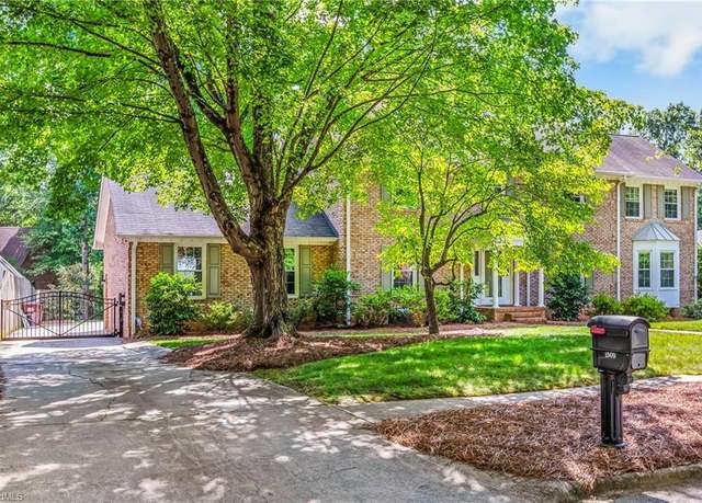 Property at 1509 Heathcliff Rd, High Point, NC 27262, 4 beds, 4.5 baths