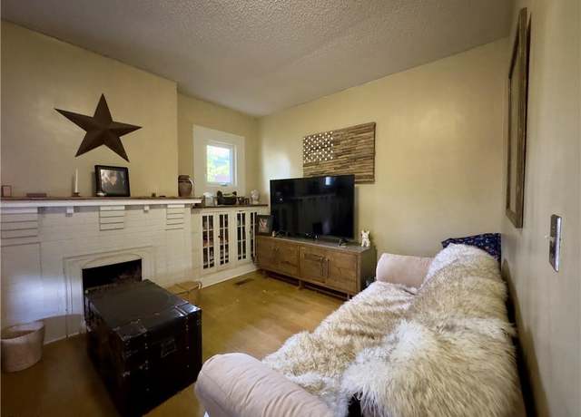 Property at 316 E 28th St, Winston-salem, NC 27105, 5 beds, 2 baths