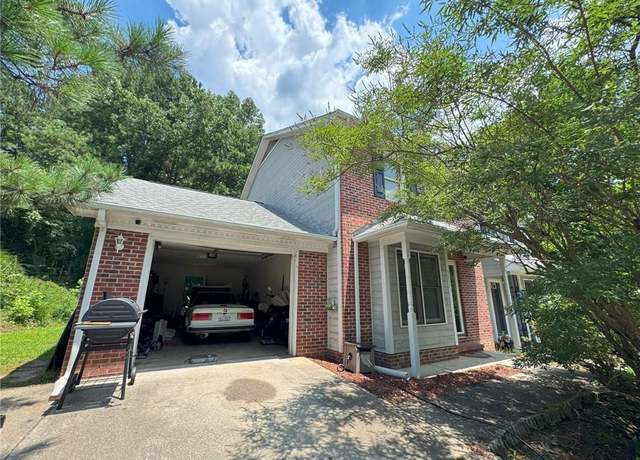 Property at 3237 Melba Dr, Fayetteville, NC 28301, 2 beds, 2.5 baths