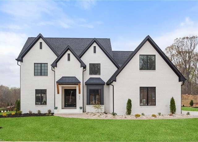 Property at 1823 Chanterelle Ct, Winston-salem, NC 27106, 5 beds, 4.5 baths