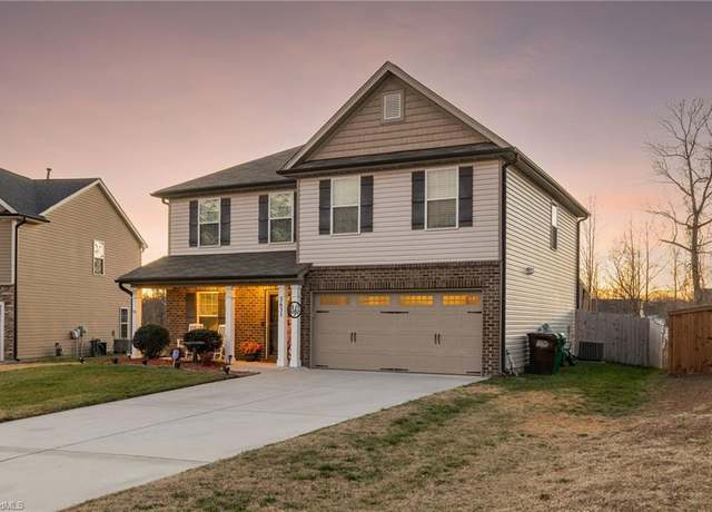 Property at 3631 Hayfield Ct, Thomasville, NC 27360, 3 beds, 2.5 baths