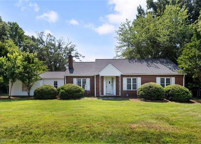 Property at 1425 Union Cross Rd, Kernersville, NC 27284, 4 beds, 2 baths